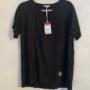 New UGapparel Relaxed Fit Women’s Top. Size M